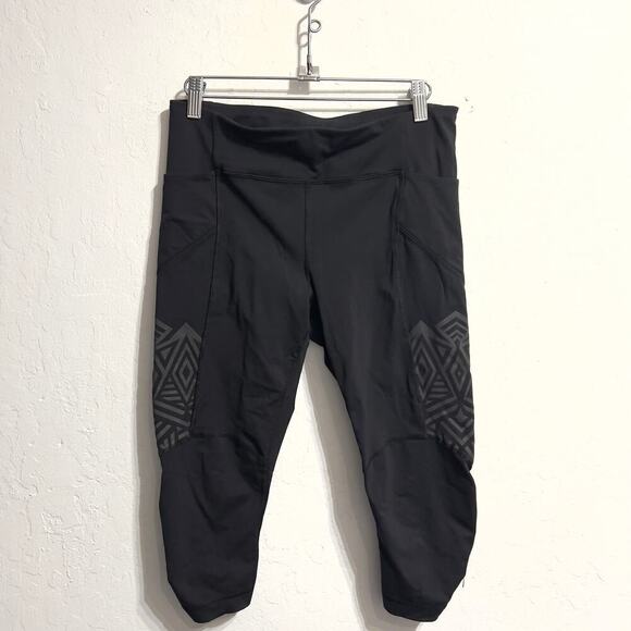 Lululemon Pants Leggings 8 Medium Capri Crop Black Print Active Workout Running - Picture 1 of 7